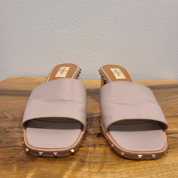 Valentino Soul Rockstud Slide Heeled Mule Sandal in Poudre - Picture 3 of 12